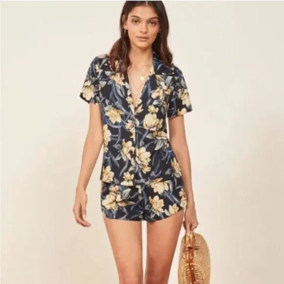 Reformation | Oahu Floral Matching Set Two Piece Button Up Top & Shorts Size XS - Picture 2 of 16